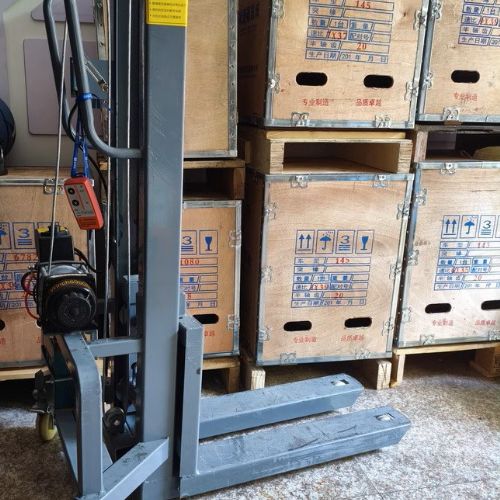 TIG啟思工業 堆高機/自動堆高機/隨車堆高機/隨車搬運機/喜目雷客車/拖板車/300KG堆高機