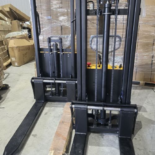 TIG啟思工業 電動堆高機/堆高機/半電動堆高機 1000KG 充電110V 另售 升降台車 捲揚機 吊車